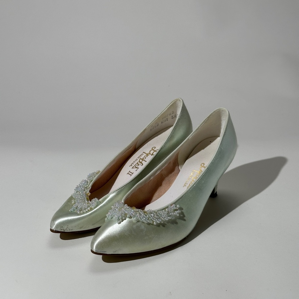 Dyeables Beaded Satin Light Green Kitten Heel Pointed Toe Pumps Women’s 6B